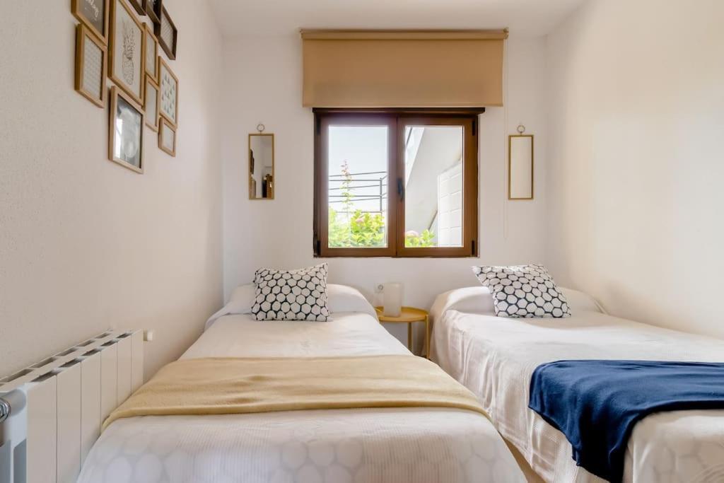 Casa De Las Flores - Apartamento Con Jardin Privado Frente A La Playa De كوميلاس المظهر الخارجي الصورة
