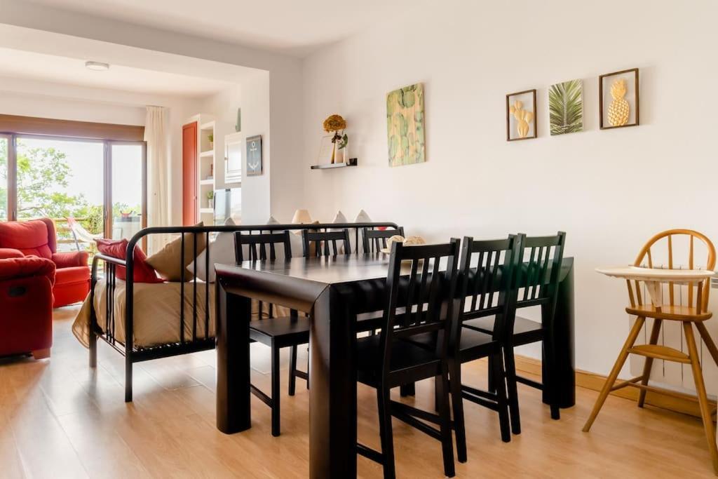 Casa De Las Flores - Apartamento Con Jardin Privado Frente A La Playa De كوميلاس المظهر الخارجي الصورة